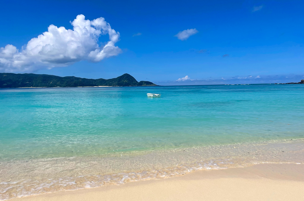 参考写真：真夏の崎原ビーチ